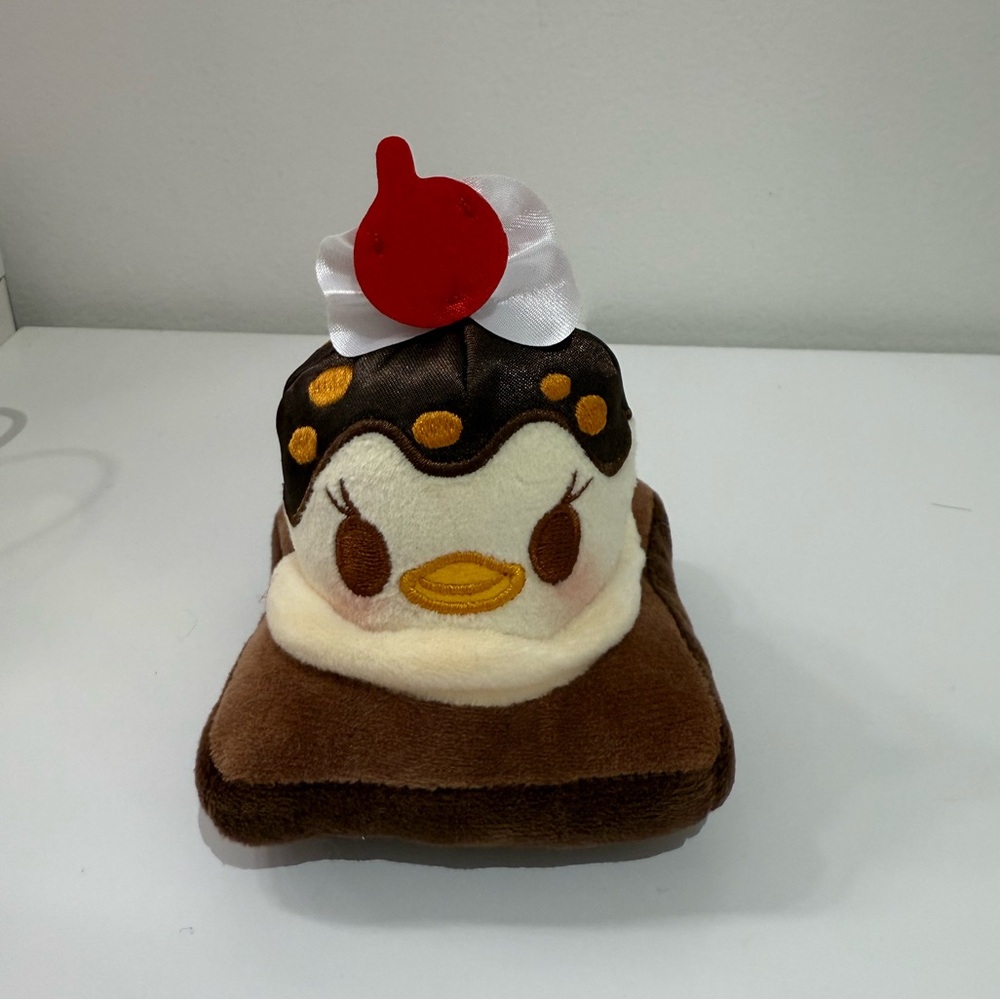 Disney Munchlings Daisy Duck Brownie Sunday